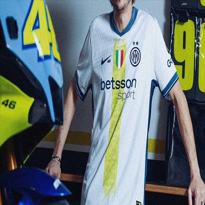 インテルミラン x ヴァレンティーノ・ロッシ　アウェイ　ユニフォーム インテルミラン x ヴァレンティーノ・ロッシ アウェイ ユニフォーム