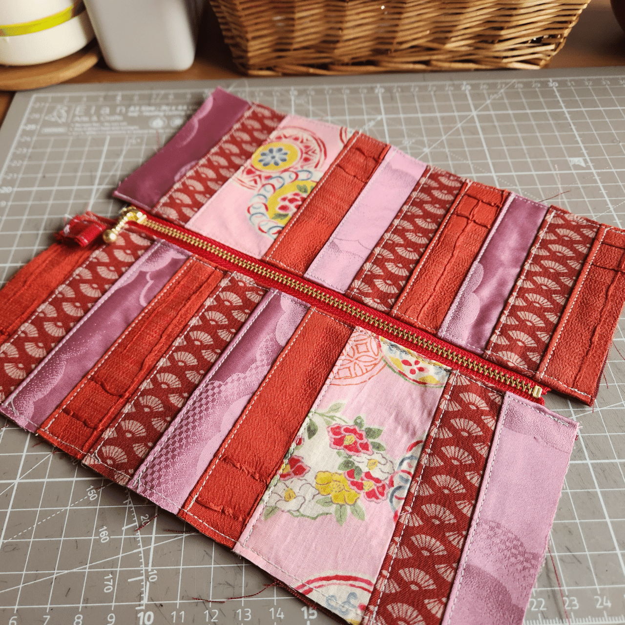 着物リメイクで作るパッチワークペンケースポーチの制作記録【ピストル