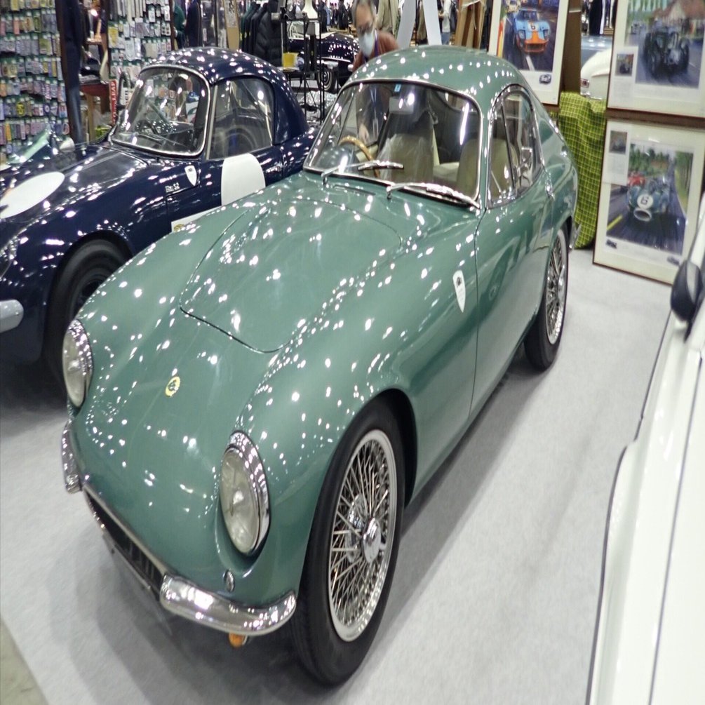 ロータス エリートの珍しいファストバック版のカッコ良さ｜金子浩久書店