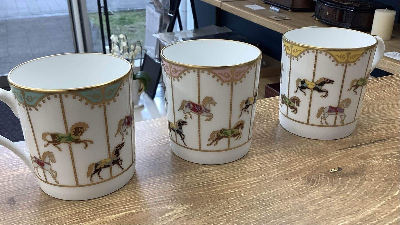 うまくゆく 大倉陶園 回転木馬 大倉陶園 【大倉陶園直営店】 うまくゆく 回転木馬 マグカップ