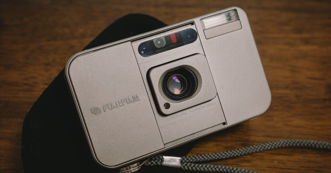 フィルムカメラ CARDIA mini TIARA 壊れるまで使い続けるだろう愛機】FUJIFILM Cardia mini TIARA｜ばや