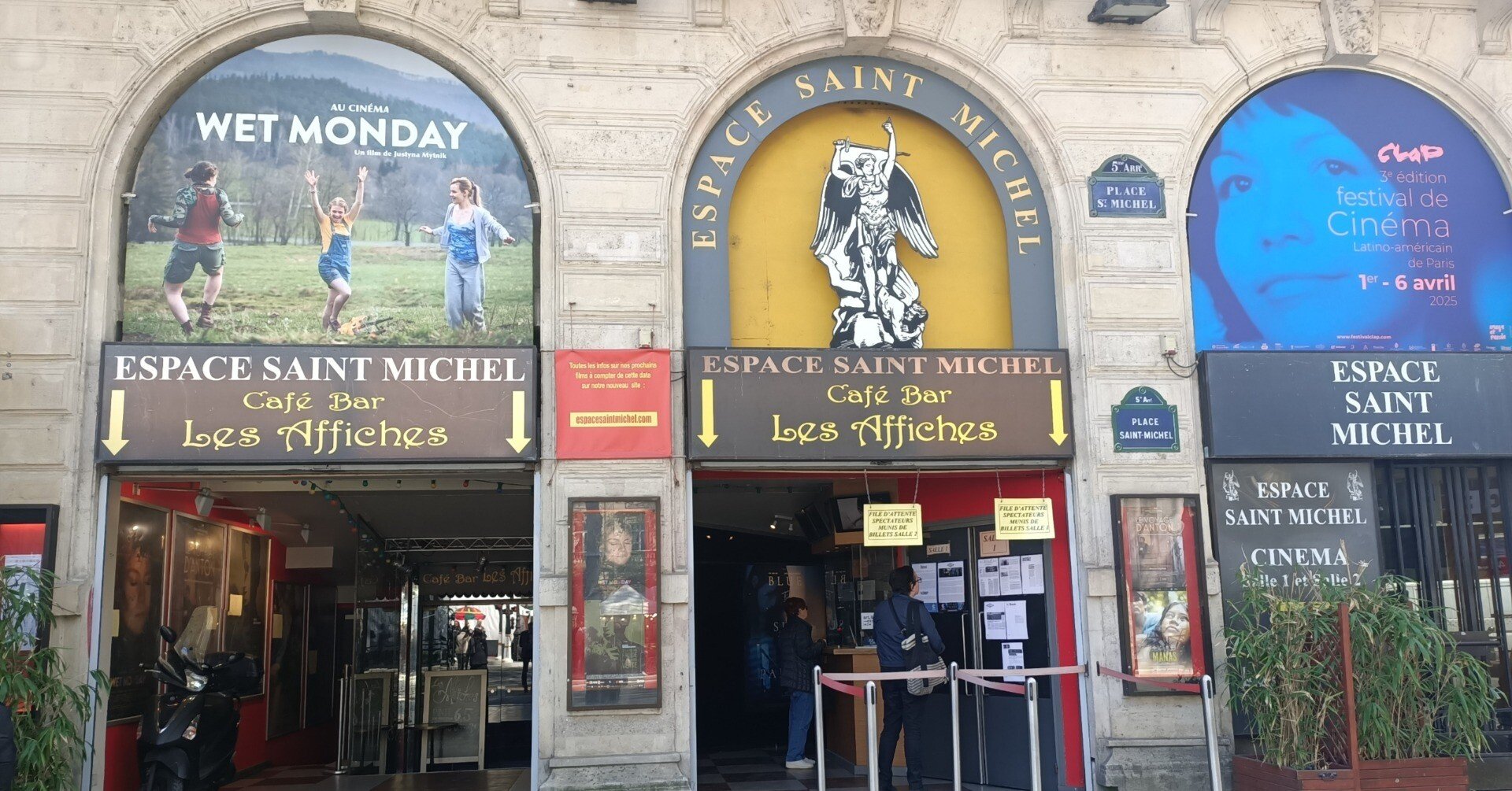 パリ5区サンミシェル広場・歴史的交差点｜sakurakoparis