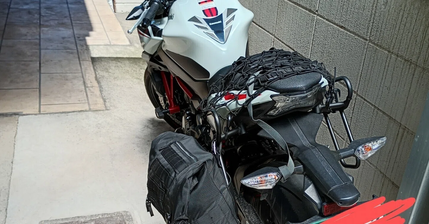 Z650に純正パニアケースブラケットだけ付けた｜benkey
