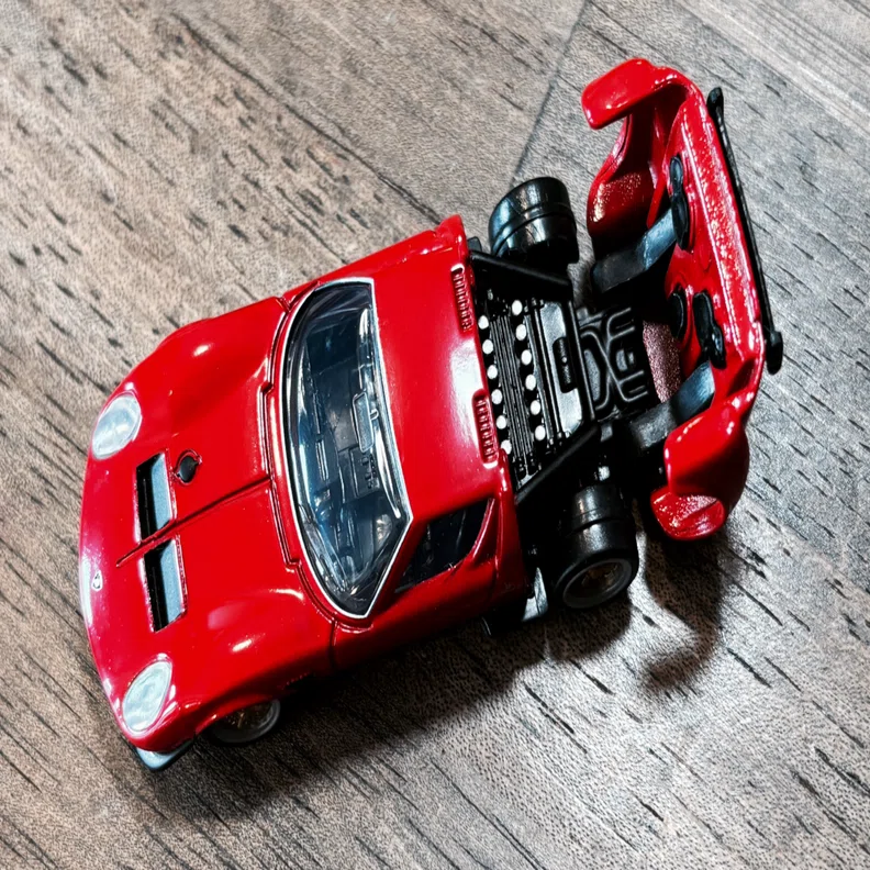 TOMICA］旧き良きスーパーカーたち——手のひらサイズの速度と憧れ｜GOOD