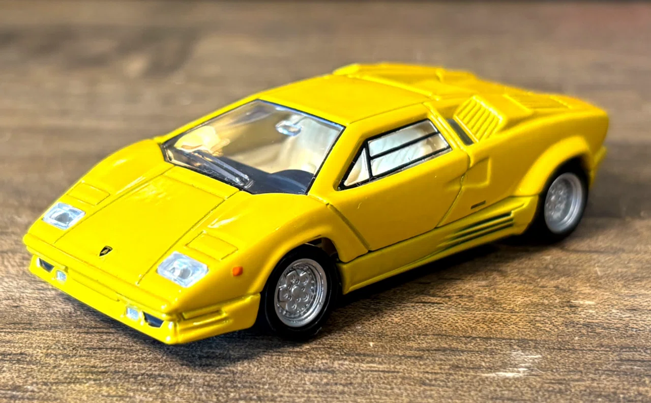 TOMICA］旧き良きスーパーカーたち——手のひらサイズの速度と憧れ｜GOOD