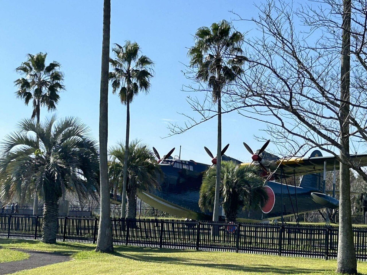 江田島の海軍兵学校を接収した米国海軍士官はアナポリスの校長となり