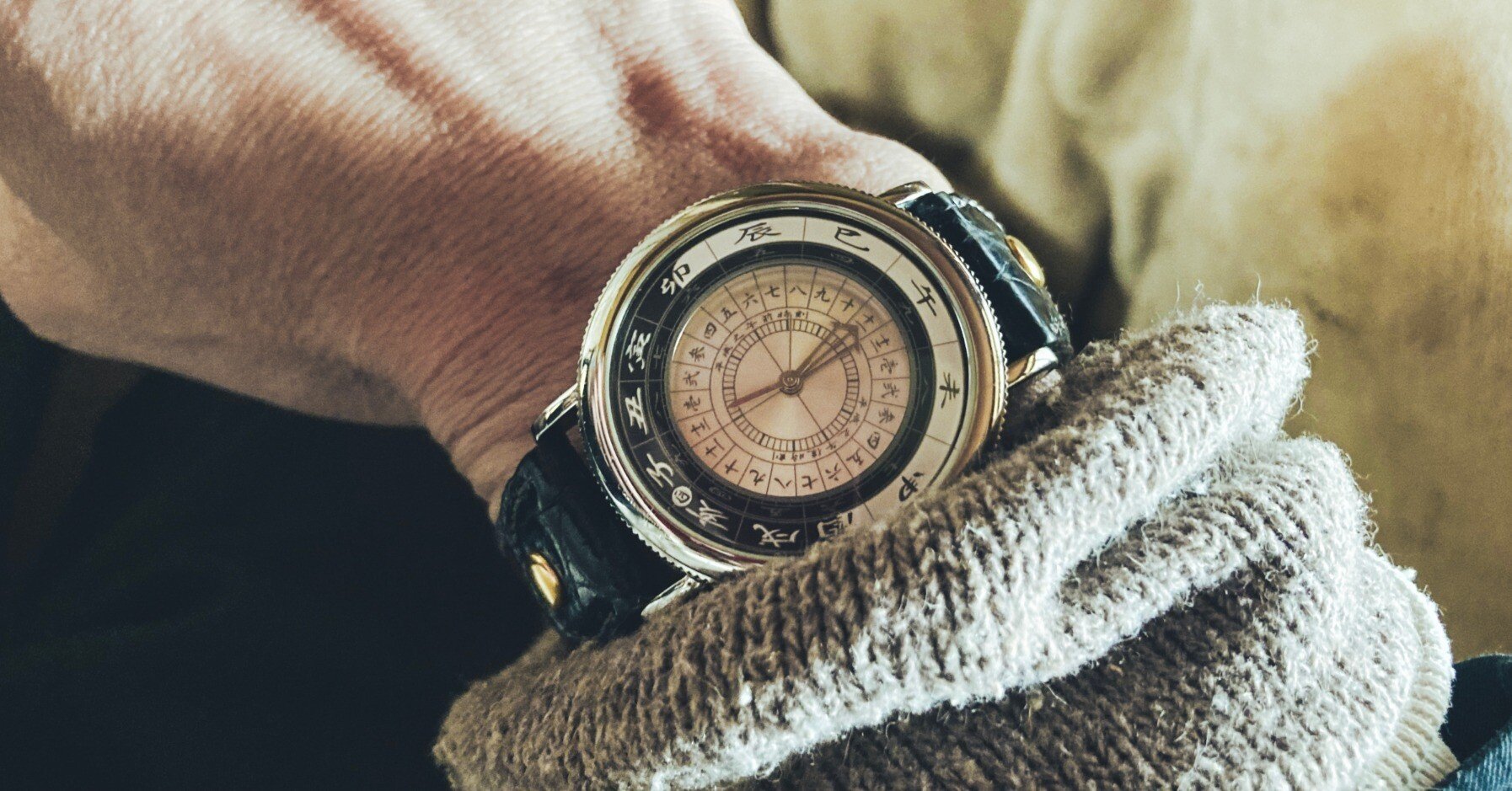 時を味わう—太陽の傾きで暮らす、江戸之刻を腕に巻いて｜ひょっこ