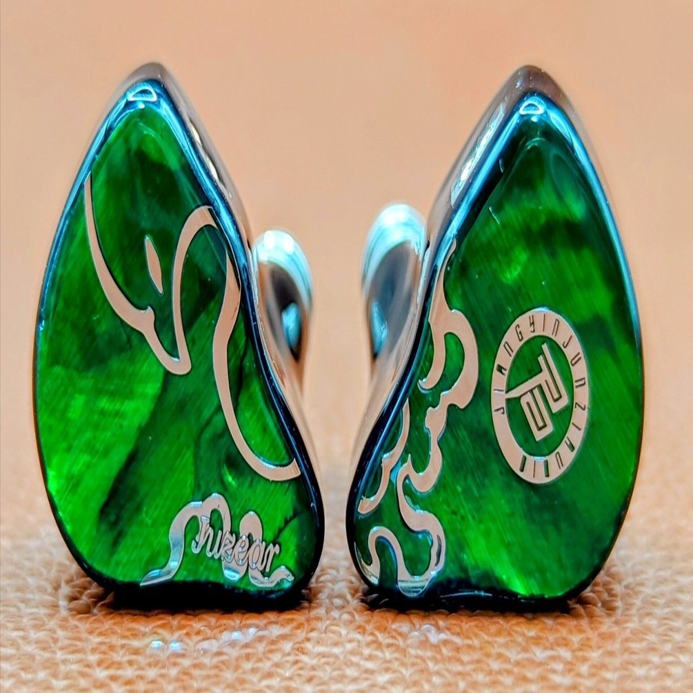 □Z Reviews × Juzear 「Defiant 鳴神」紹介｜イヤホンジャックと豆