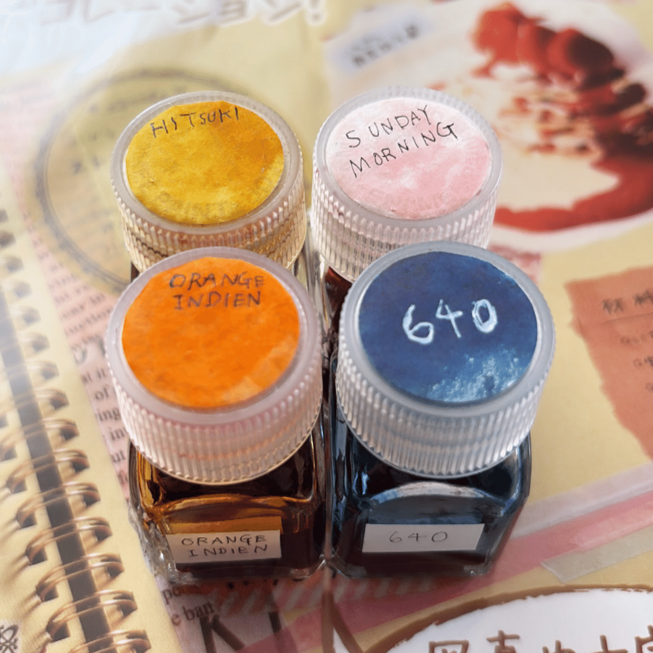 万年筆インクの収納術～タミヤ瓶とラベルあれこれ｜手帳Q子