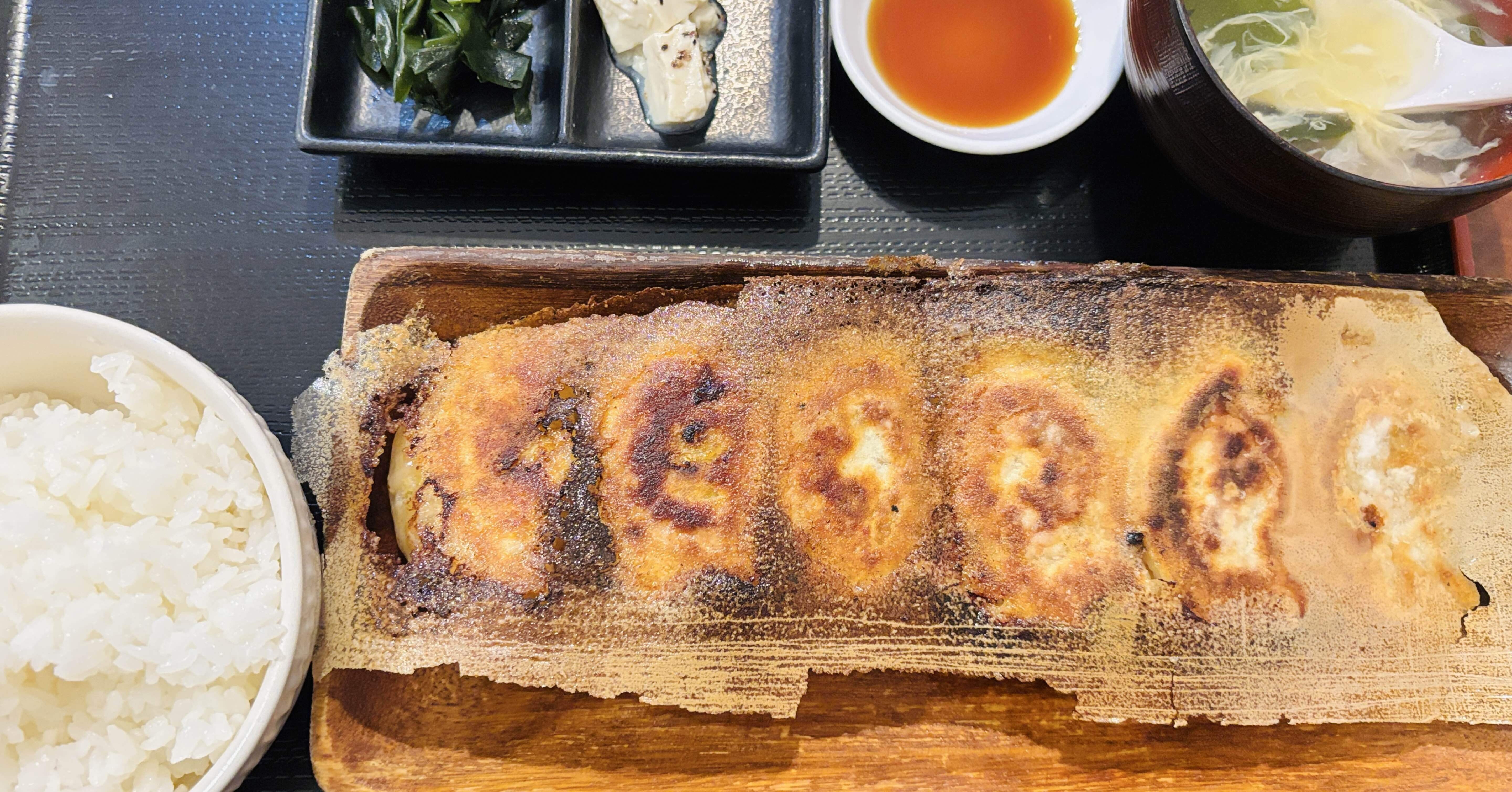 ランチ激混み、半蔵門の中華屋のぶっくり餃子。──── 中華料理 恒源