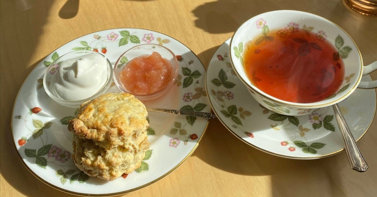 日本未入荷 入れたら幸運の週末限定カフェ』EMIのワク楽グルメ458｜EM I☆feliz ピンズ・ピンバッジ・缶バッジ