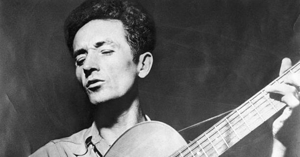 ウディ・ガスリー:1940年の歴史的録音による全28曲レコード2枚組