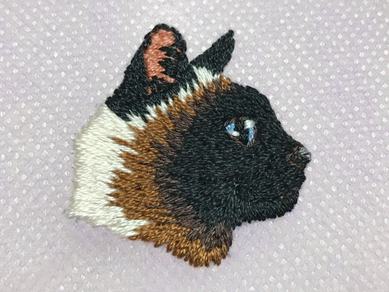 刺繍過程 シャム猫のお顔の刺繍 Yuki Note 刺繍過程 シャム猫のお顔の刺繍 Yuki Note