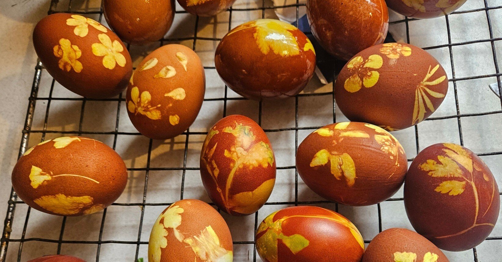 南ドイツで昔ながらのイースターエッグ作りを体験🐣｜kuon | 身体感覚