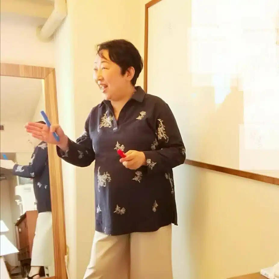 星野梅雨子　楽園思考を指南する在処塾塾長・生き方アドバイザー
