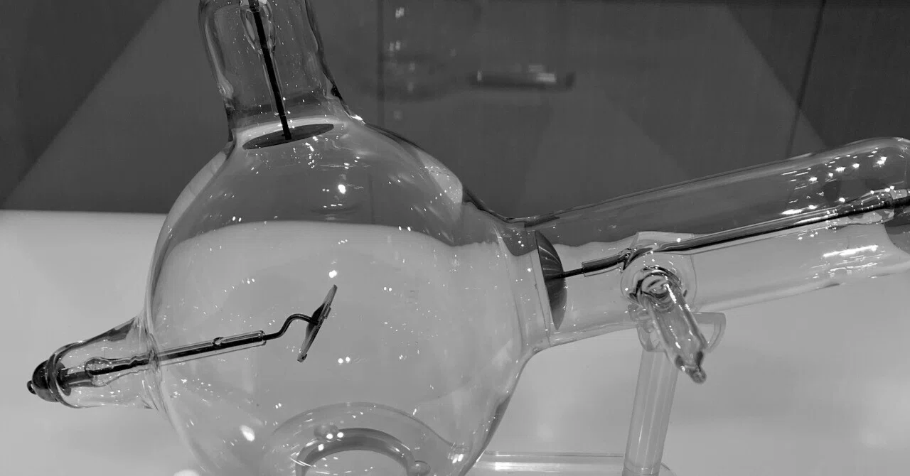 X線管の源流を辿る その1 <ファラデーの放電実験から始まる歴史>|鈴木宏正