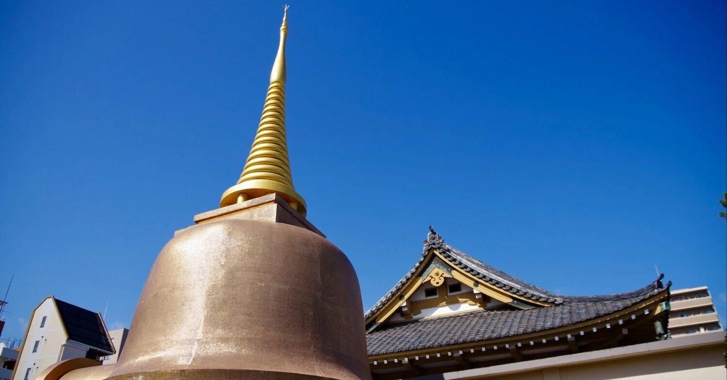 仏舎利F.3顆、高野山中院流舎利法にて修法済み ◇境内案内 仏舎利塔・（旧）鐘楼堂｜福王山 慈眼寺【公式】