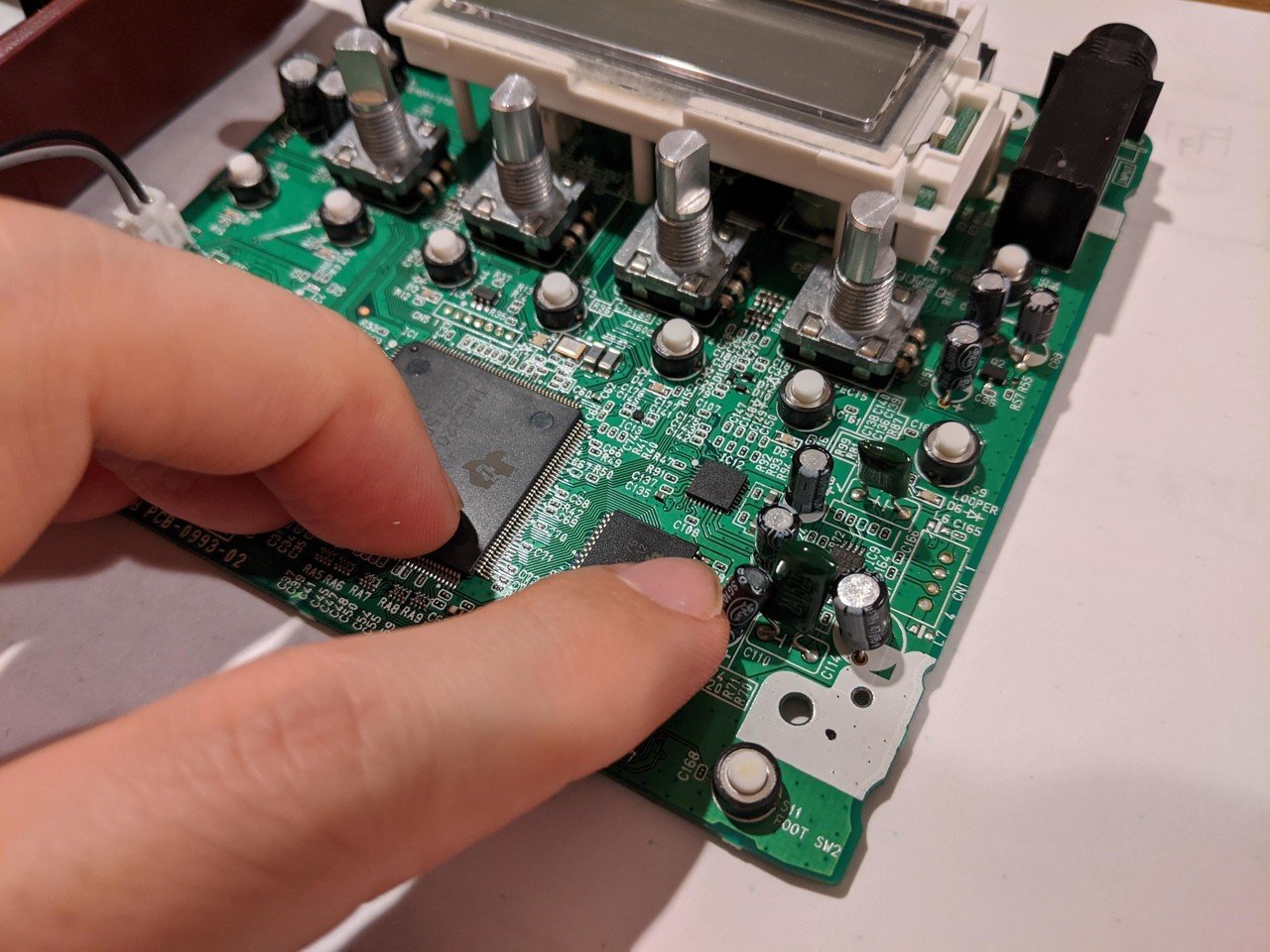 zoom B1four(G1fourも？)にフットスイッチを追加する｜huaaNOTE