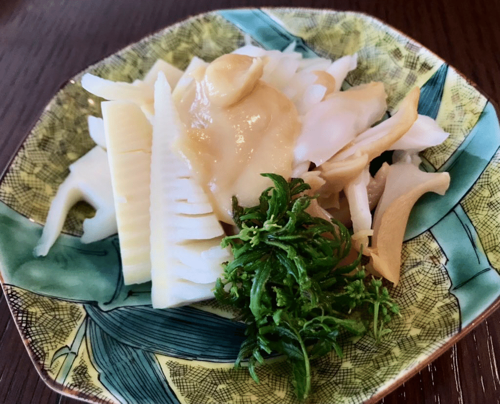 初物 竹の子 もうすぐ 10キロ多いほどお得(^.^) 初物 竹の子 もうすぐ 10キロ多いほどお得(^.^)