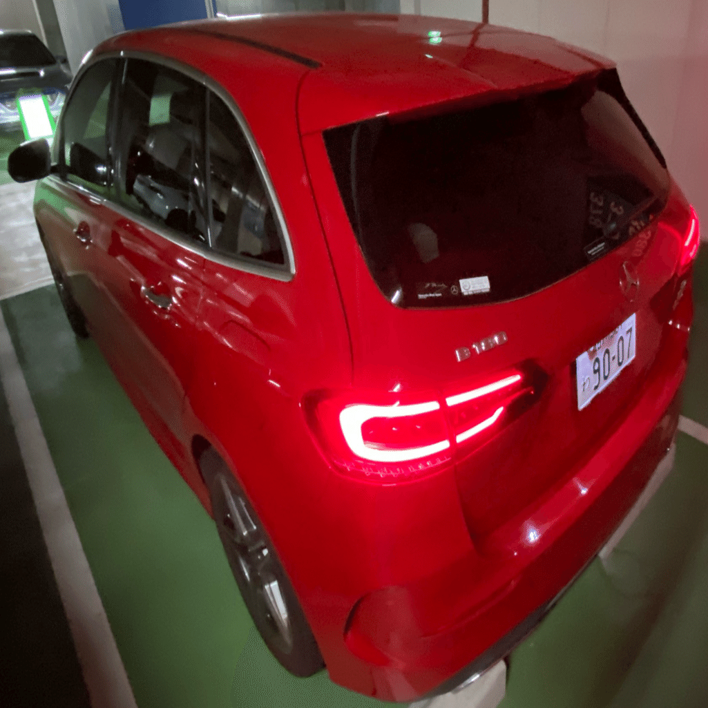 ベンツBクラス（W247）で使用していました。 写真多数！】ベンツ 現行 Bクラス W247 サイズ感をシーン別に徹底解説 -