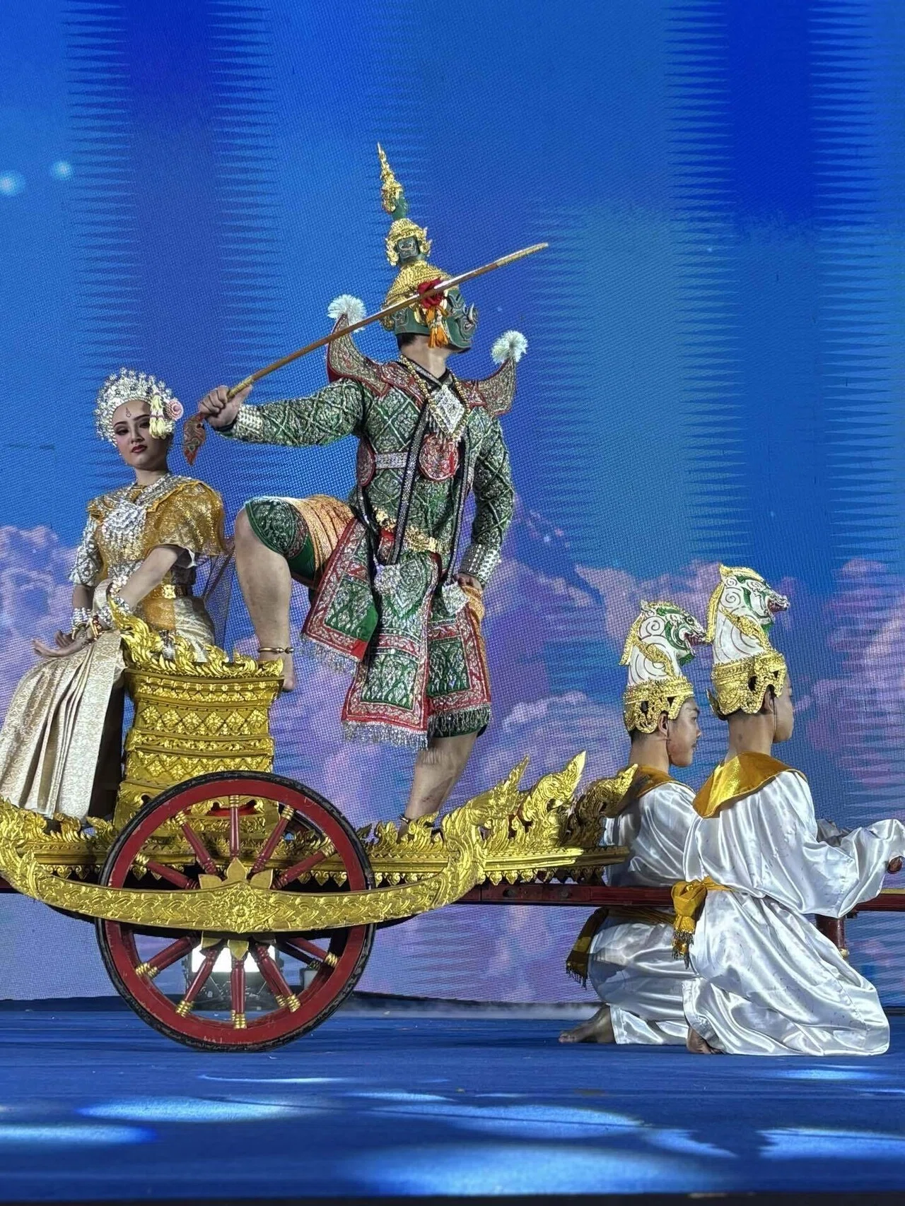 The College of Dramatic Arts】タイの伝統芸能・仮面劇コーンを習って