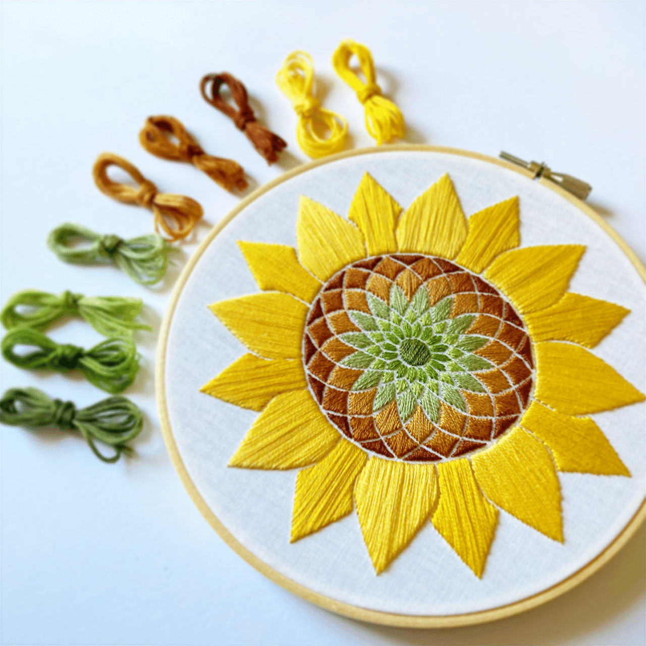 夏といえば◯◯」｜はなこまち/刺繍作家