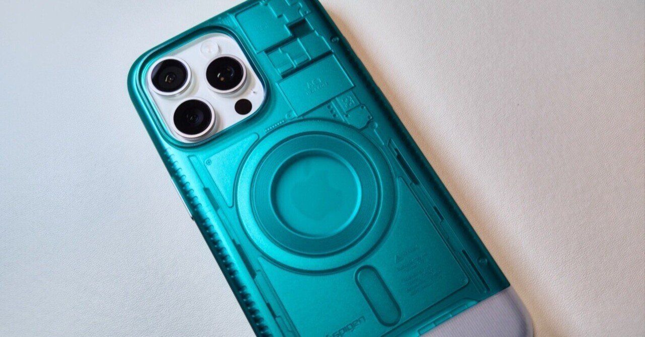 初代iMacのようなボンダイ・ブルーが映えるSpigenのiPhoneケースを購入
