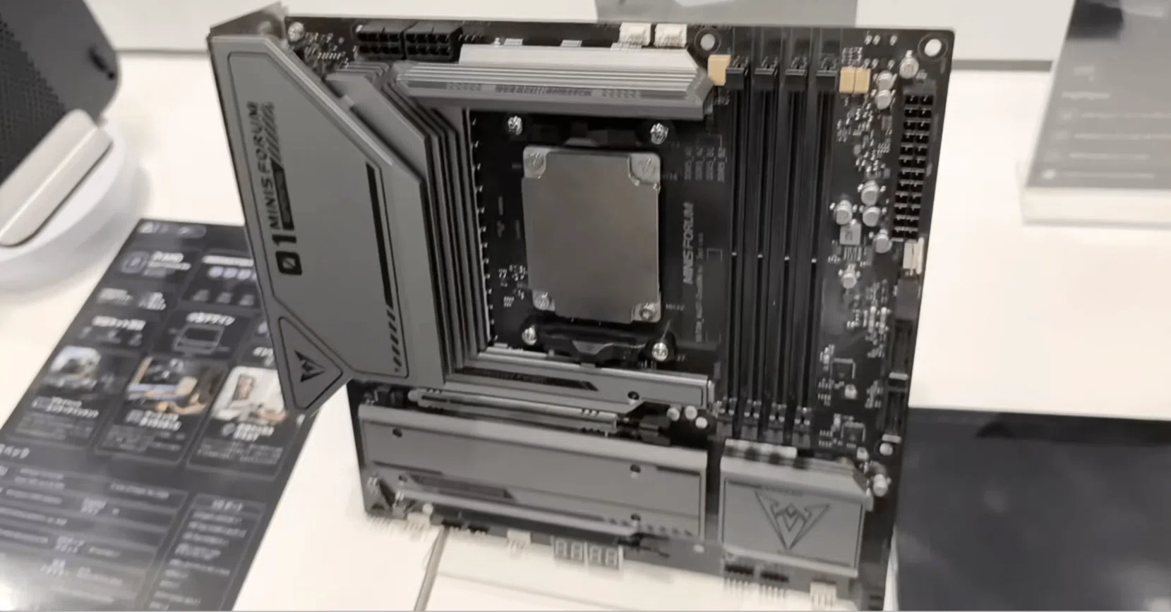 PCIE2つのM-ATXマザー】Minisforumの新製品【RTX5060ミニPC】｜重藤 六