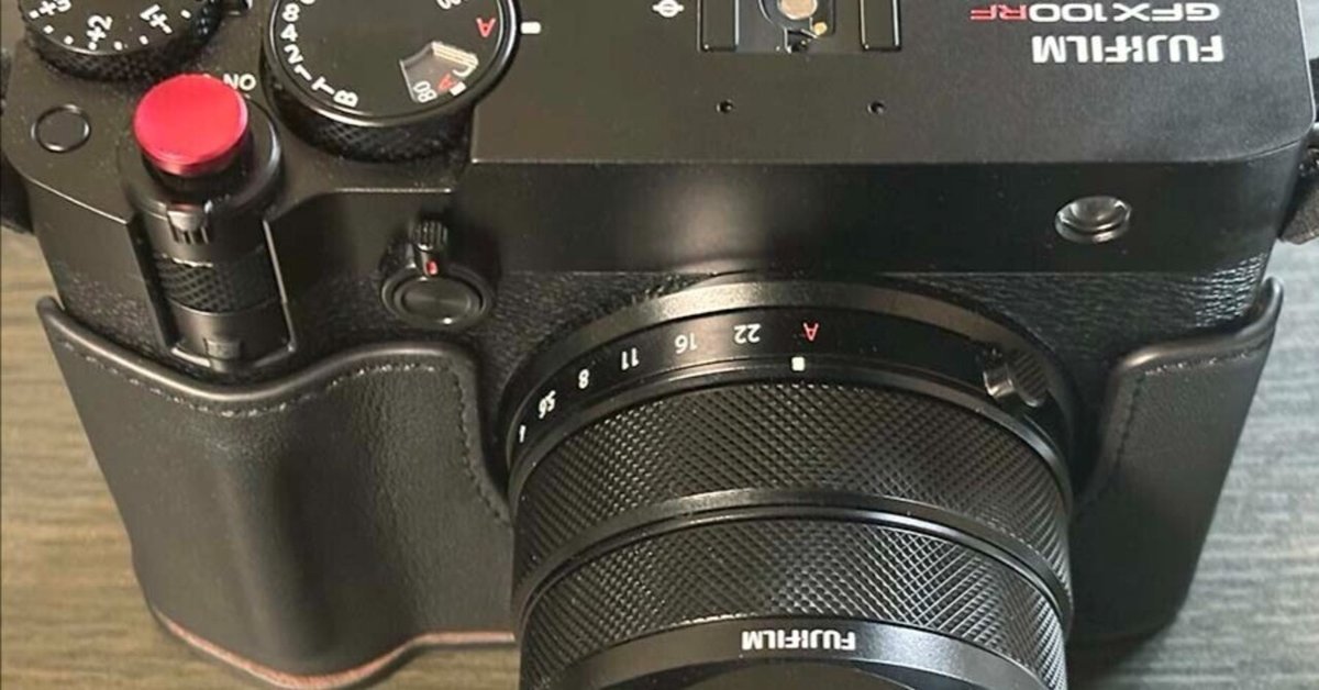 富士フイルム X-E5、 35mmレンズ、ケース、サムグリップ