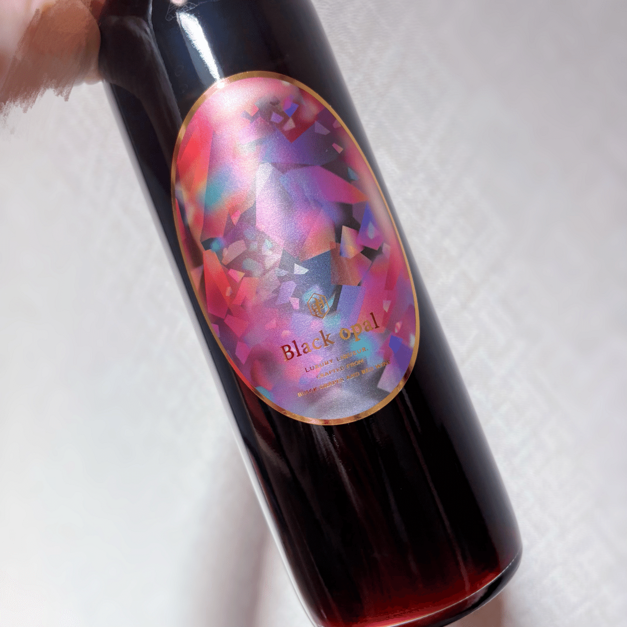 ブラックオパール入りの瓶 BLACK OPAL｜わしぴ@お酒の記録