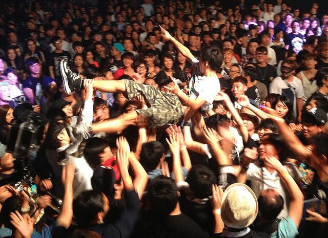 ライブやフェスにおけるダイブ モッシュ等のモラルについて かぴばろ Note