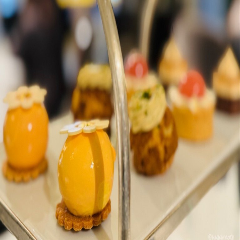 ロンドン旅行】 老舗デパート・ハロッズ（Harrods）でアフタヌーン