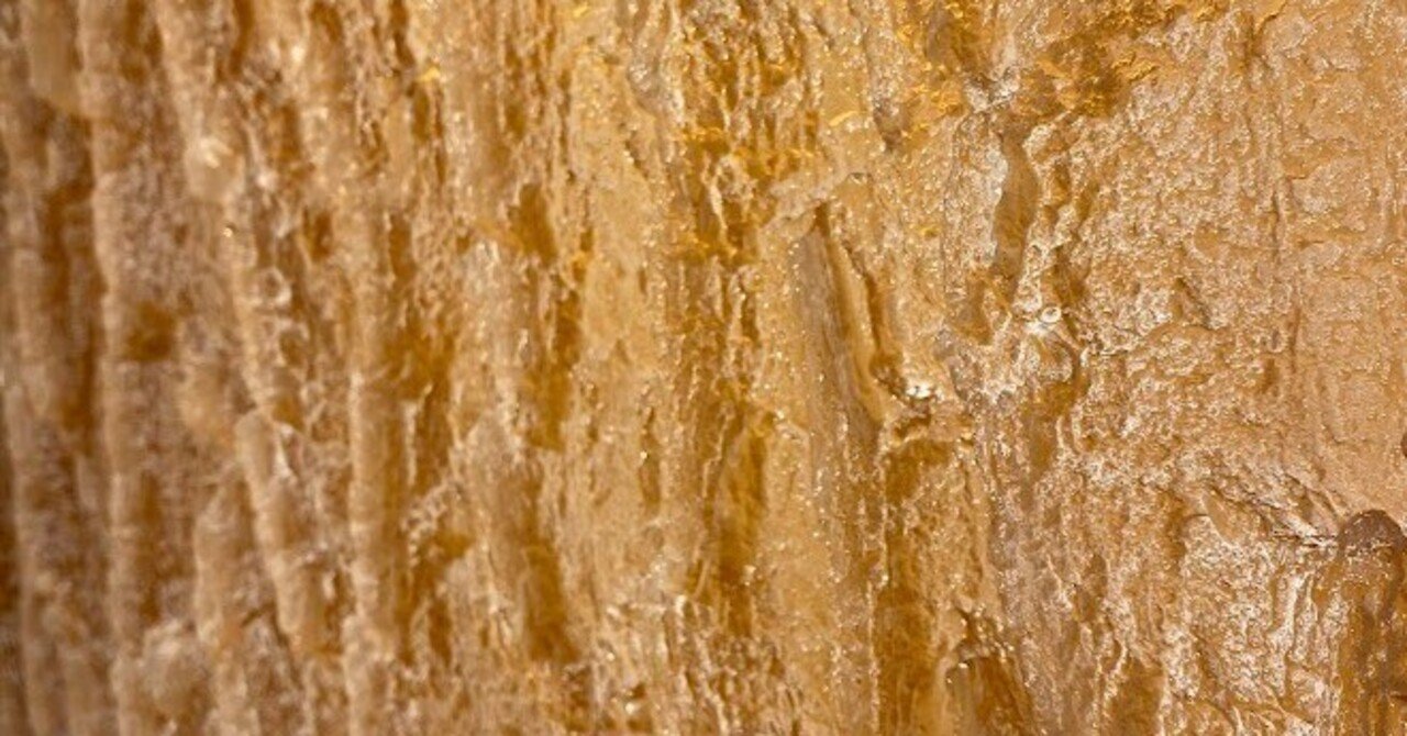 万博・ダイゴの第調査#17 木じゃないよ、ボヘミアングラスの美しさ