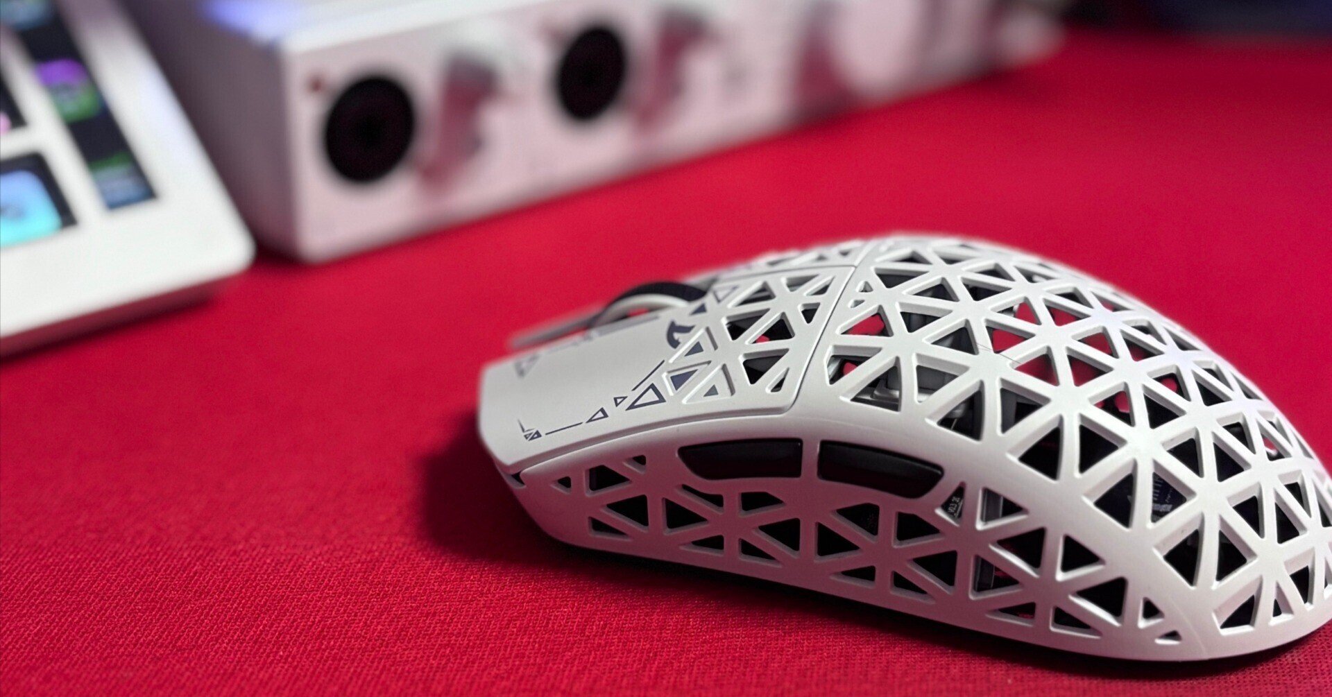 ATTACK SHARK R5Ultra カーボンファイバーワイヤレス マウス|しらたま ATTACK SHARK R5Ultra カーボンファイバーワイヤレス マウス|しらたま