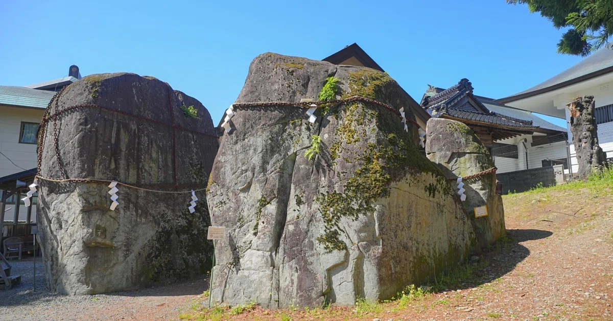 0359 巨岩に鬼の手形、岩手の地名の由来がある「三ツ石神社」（岩手県