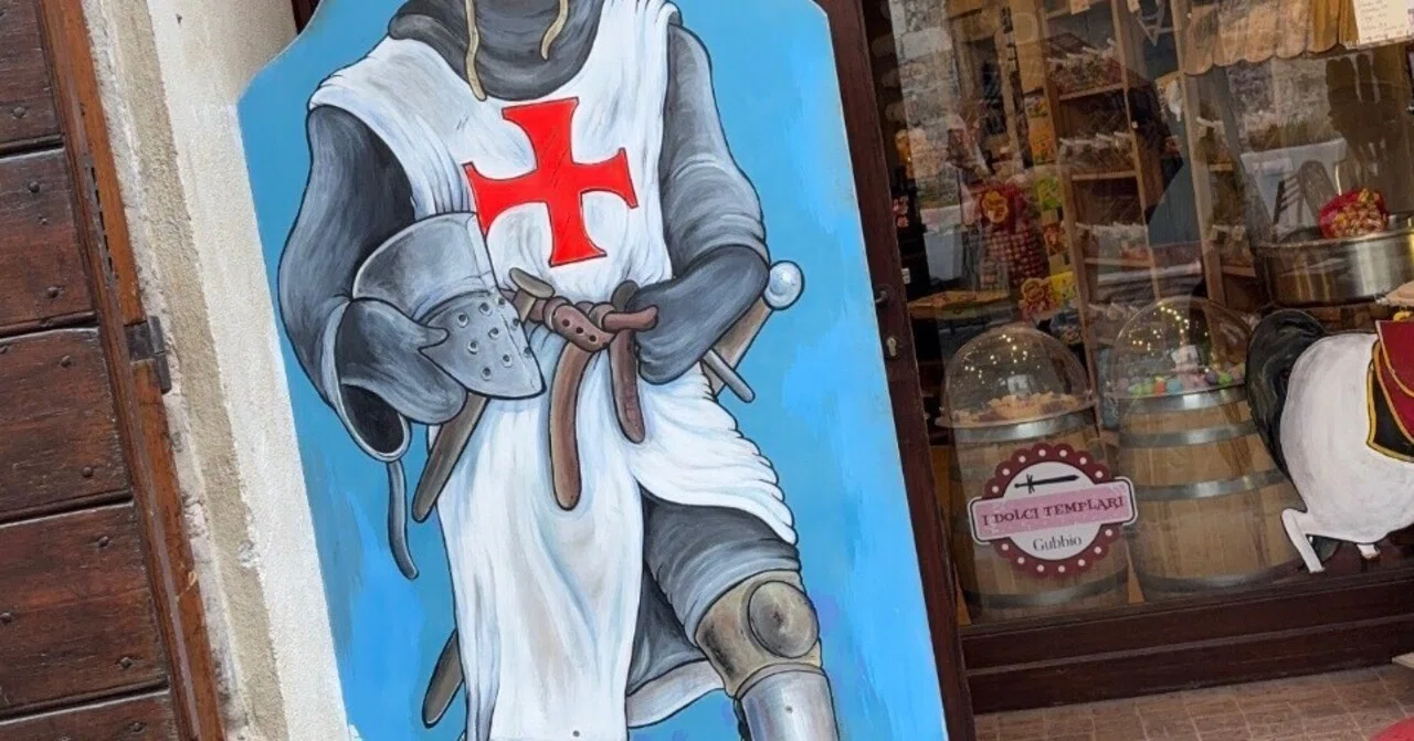 イタリア グッビオの花瓶 (Baffni Gubbio)