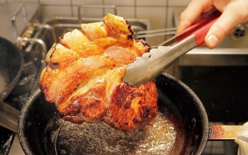 揚げ焼きステーキに続いて ル キャトーズィエム の茂野 眞さんに教わったのは 現在は店で提供していない幻の人気メニュー ローストポーク フライパンとオーブンの合わせ技で 料理ビギナーでもなかなかの出来栄 Keypointweb Note 揚げ焼きステーキに続いて ル キャトーズィエム の茂野 眞さんに教わったのは 現在は店で提供していない幻の人気メニュー ローストポーク フライパンとオーブンの合わせ技で 料理ビギナーでもなかなかの出来栄 Keypointweb Note