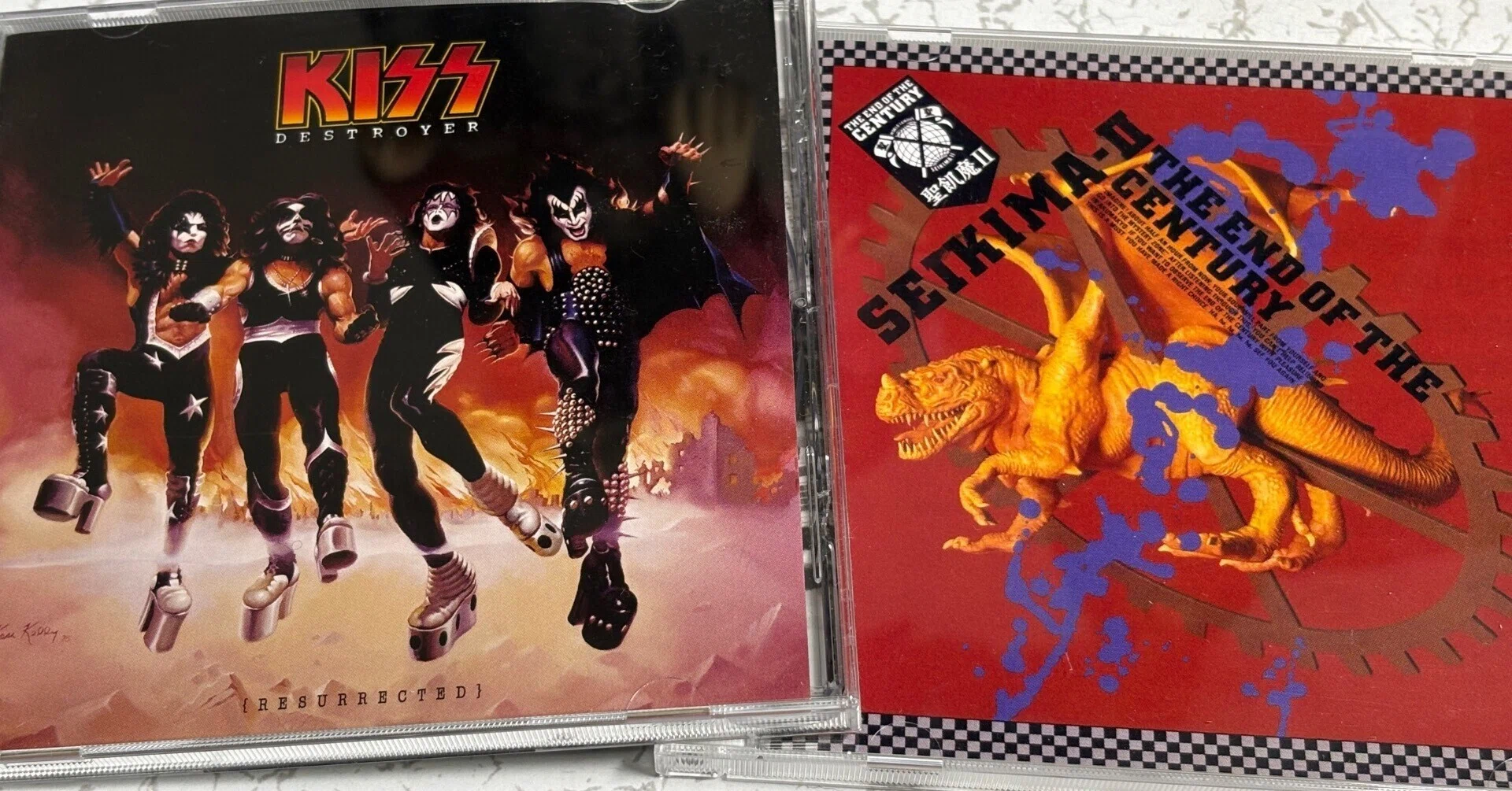 似ているようで似てないKISSと聖飢魔II｜CHOKKEN~直情系聖飢魔II信者の