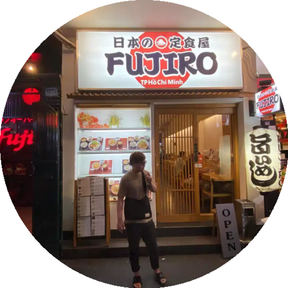シゲタタクミ