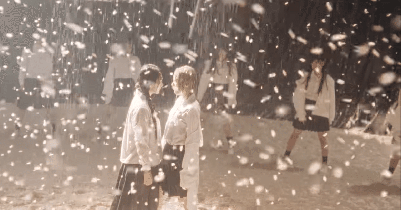 櫻坂46、藤吉夏鈴＆山崎天がWセンターの新曲「Addiction」MV公開