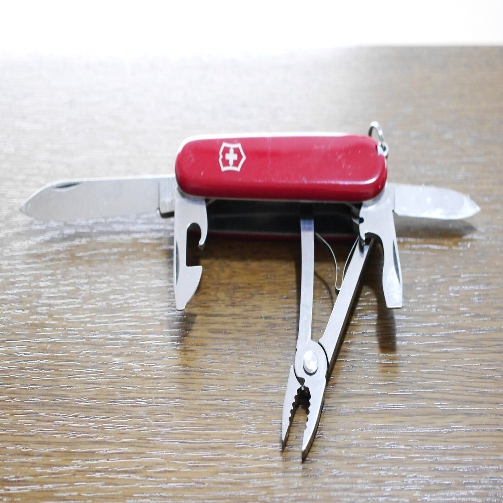 スイスアーミーナイフは違法か合法か？人に迷惑をかけていないのに逮捕って！｜スタッフオフィサー