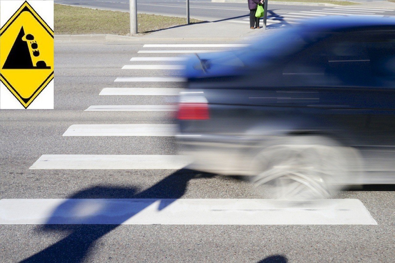 信号のない横断歩道を通過する自動車 安全確保の本質 デザイン思考と本質追究を楽しもう Note 信号のない横断歩道を通過する自動車 安全確保の本質 デザイン思考と本質追究を楽しもう Note
