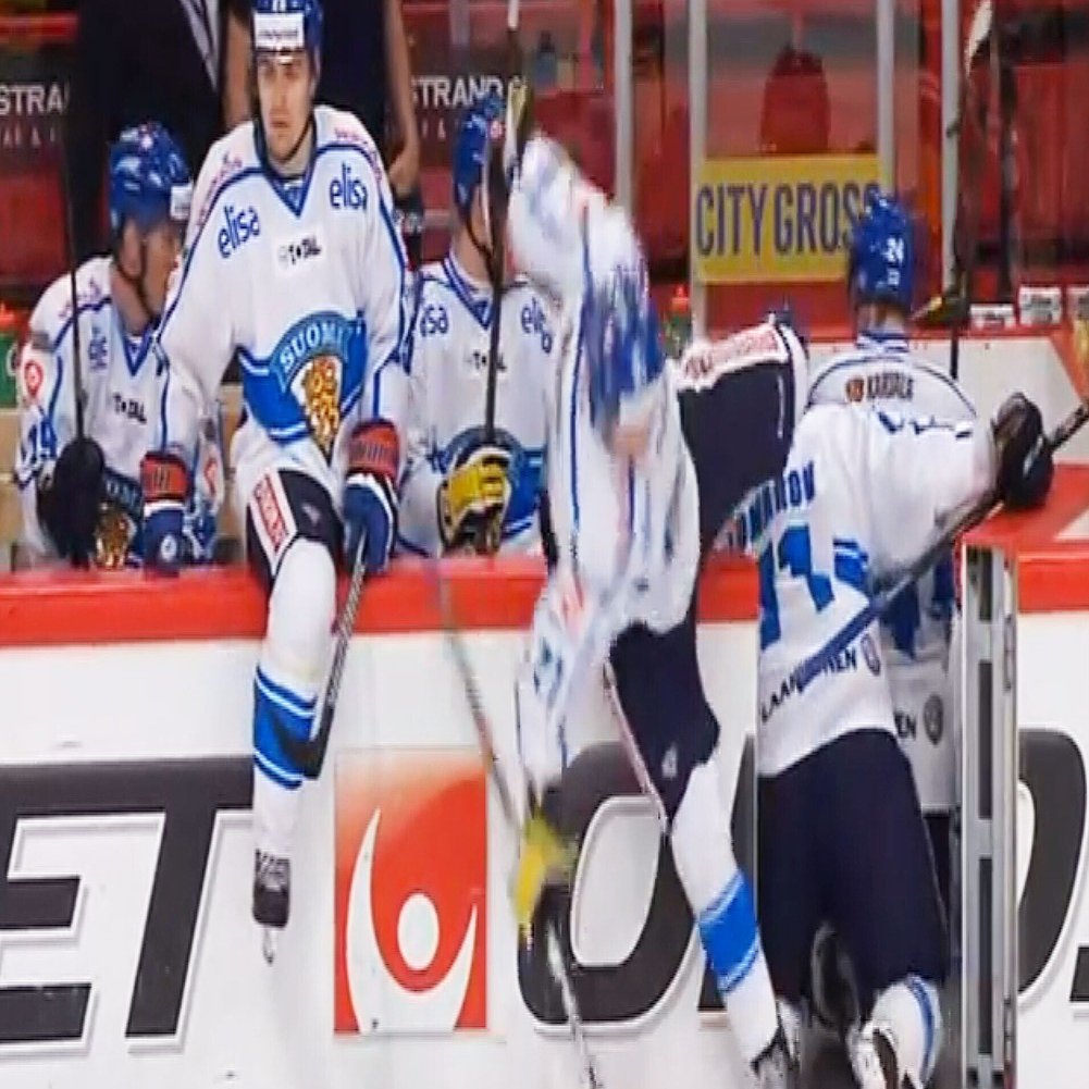 試合中に選手が消えた…？ “チェンジ”から読み解くアイスホッケー観戦