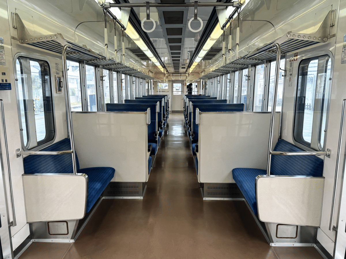4000系4017Fが電気機関車E851のカラーを模した「西武秩父線開通