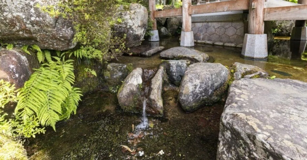 0361 霊水の女神が村を守る登録のない神社に湧く「中江の霊水」（富山