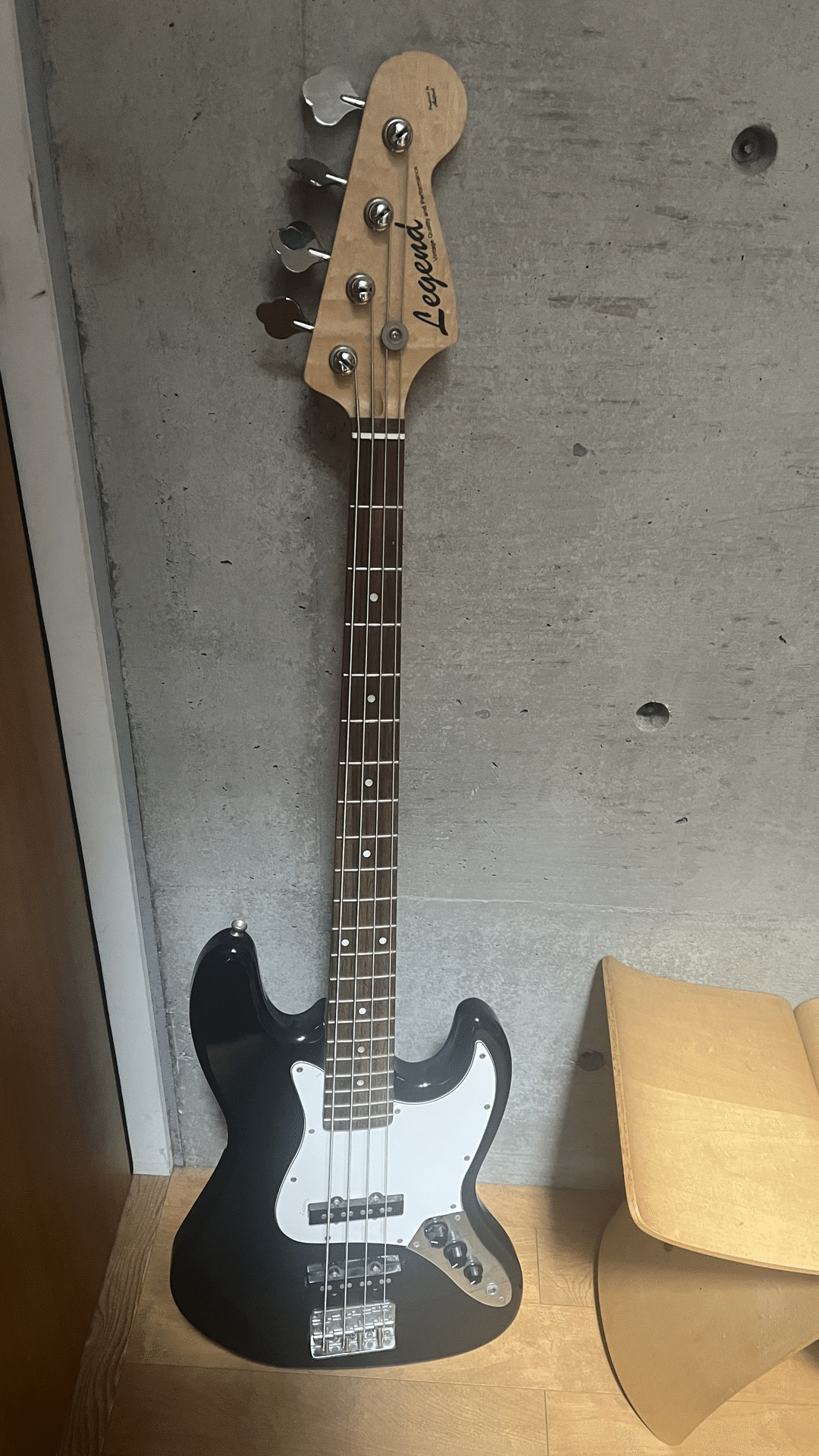 ジャンクギター遊び】安ベースはハイエンドの夢を見るか｜れんたろ