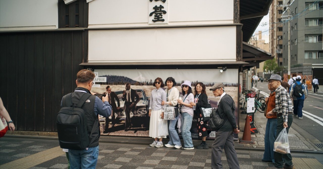 有名国際展作家「尖塔の見える広場パリ」D・リトグラフ/サイン/少部数貴重　小原画 荻須高徳展 : パリの造形と詩(荻須高徳 [画]) / ハナ書房 / 古本