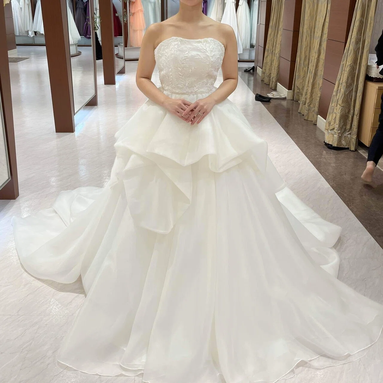 11 ドレス試着4回目-BRIDARIUM MUE｜アンダーズ結婚式レポ｜S
