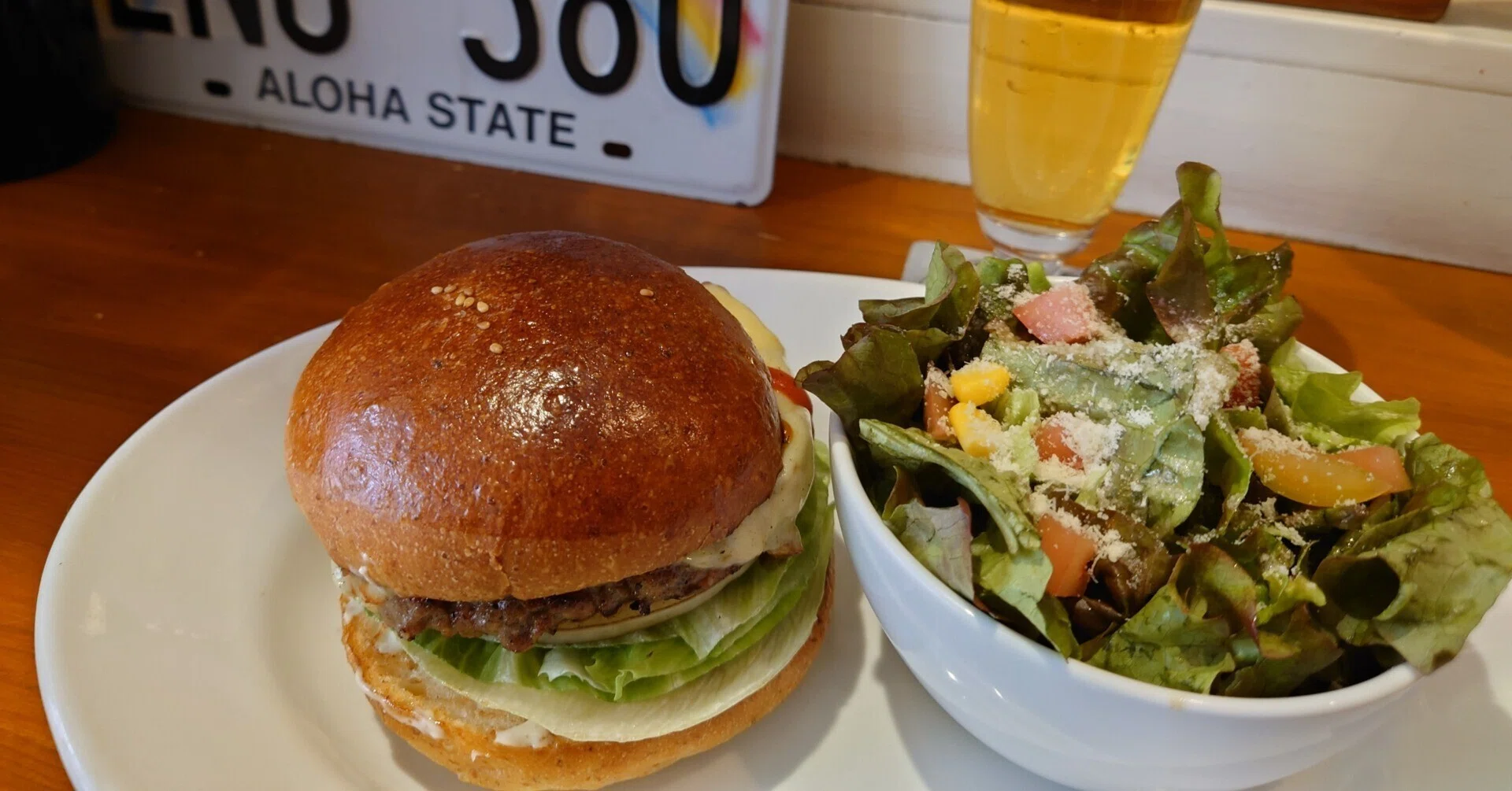 ハンバーガーにおける折り畳まれたレタスの効果｜Arie