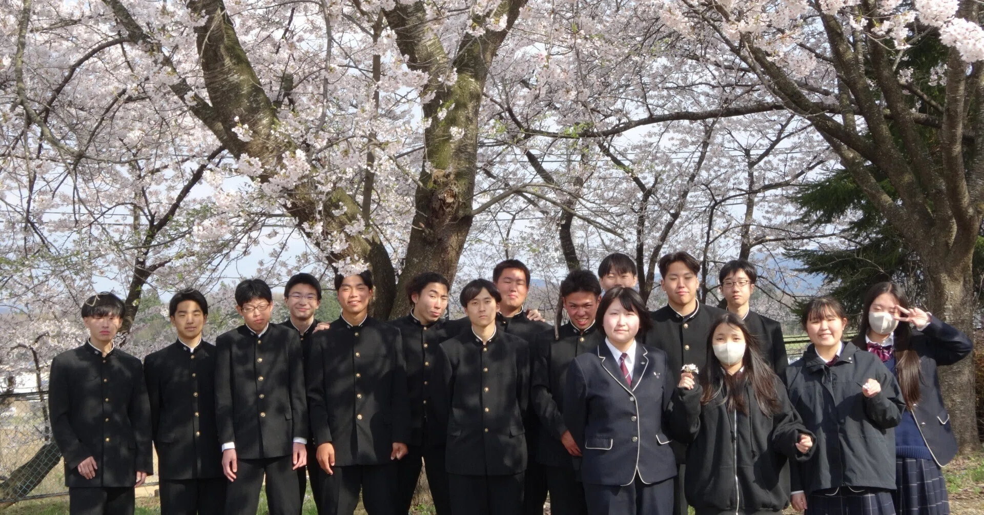春のクラス写真撮影会(黒工土木科)|岩手県立黒沢尻工業高等学校 春のクラス写真撮影会(黒工土木科)|岩手県立黒沢尻工業高等学校